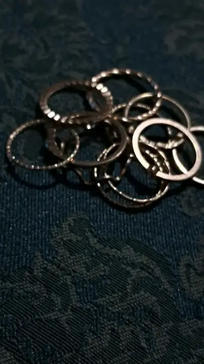 Conjunto de anillos dorados - miniatura 2