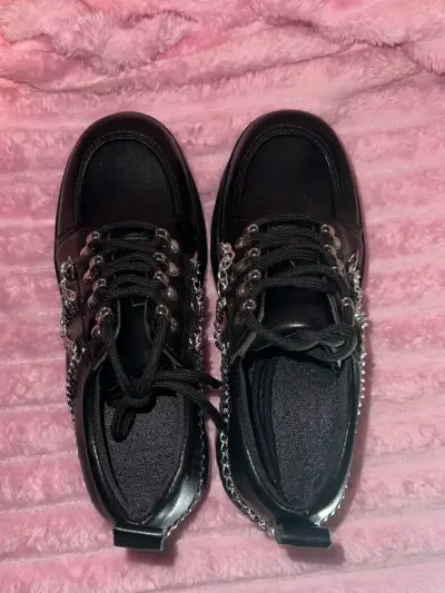 Zapatillas negras con cadenas y plataforma - miniatura 3