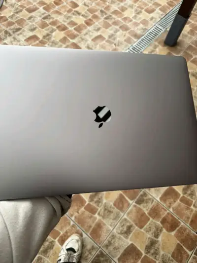 MacBook Pro 16 pulgadas - miniatura 2