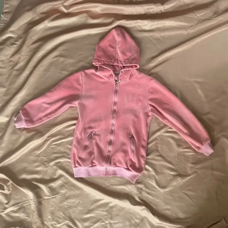 Polerón rosado con capucha