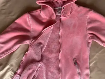 Polerón rosado con capucha - miniatura 3