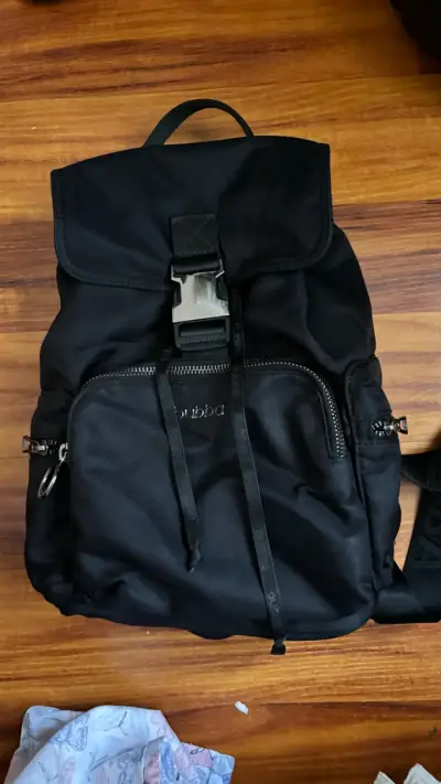 Mochila negra Bubba con correas ajustables - miniatura 2