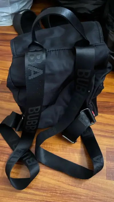 Mochila negra Bubba con correas ajustables - miniatura 3