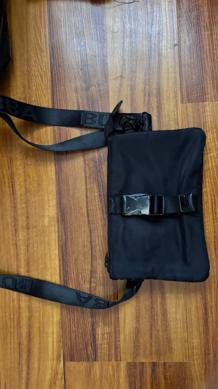 Bandolera negra con cierre Bubba - 3