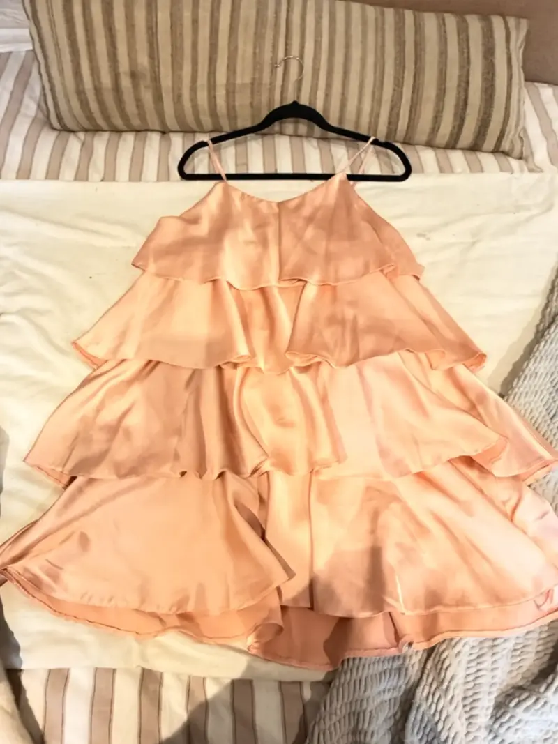 Vestido de capas rosa Le Soir por Molly Bracken - 2