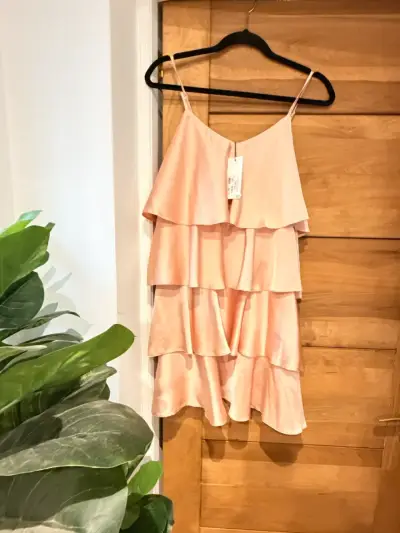 Vestido de capas rosa Le Soir por Molly Bracken - miniatura 1