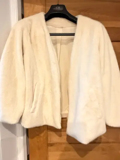 Chaqueta de piel sintética beige elegante - miniatura 2