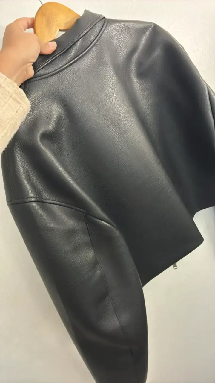 Chaqueta de cuero sintético negra H&M talla M - 3