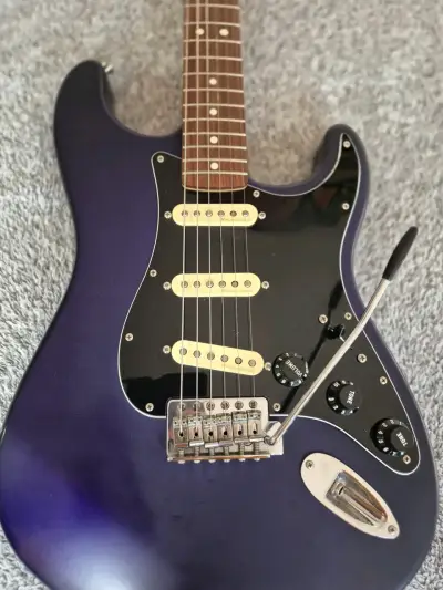 Guitarra Fender Stratocaster(mexicana) - miniatura 5