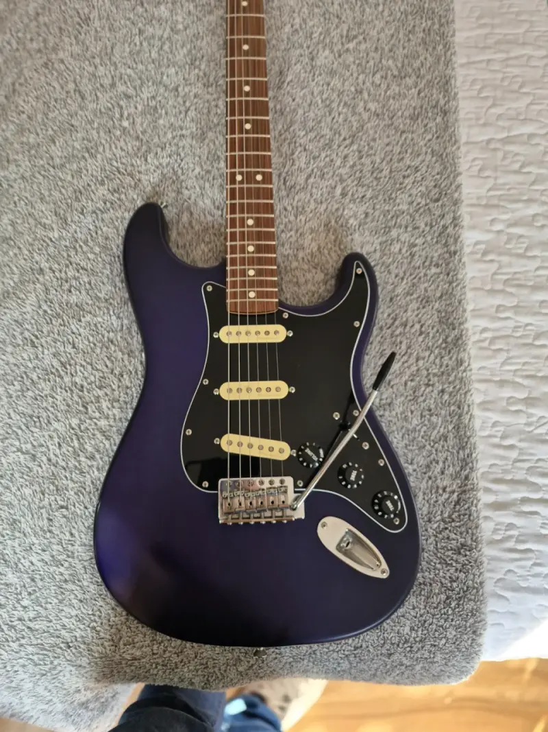 Guitarra eléctrica Fender Stratocaster (mexicana) - 4
