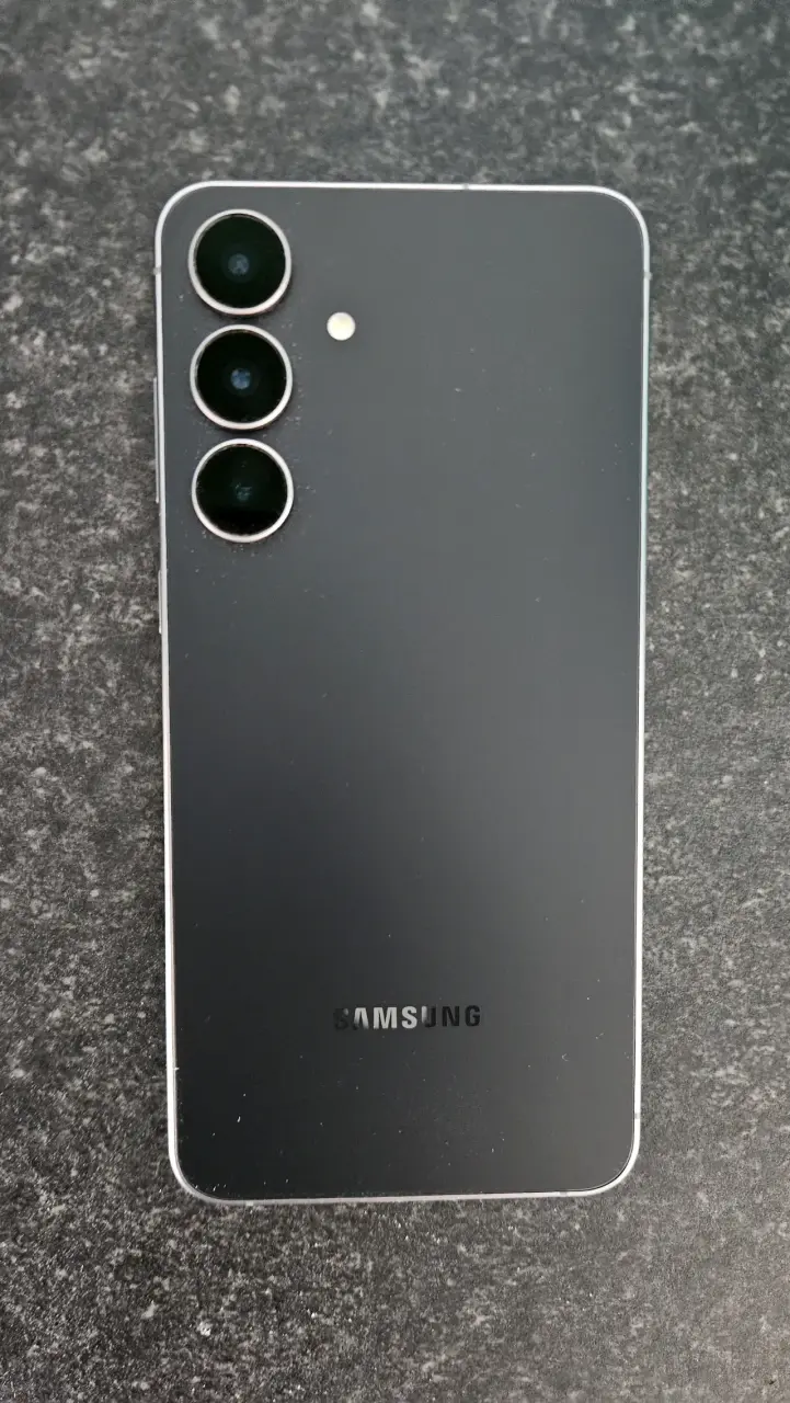 Smartphone Samsung Galaxy S25 fe 256gb buen estado - 3