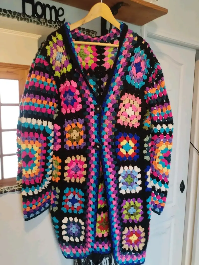 Chaleco tejido a crochet multicolor vintage