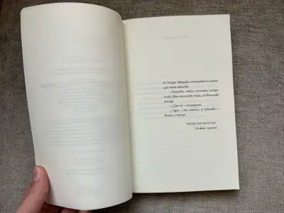 Libro 'Bajo la Misma Estrella' de John Green - miniatura 4