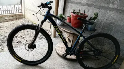 Bicicleta GW Jaguar para montaña, descensos - miniatura 4