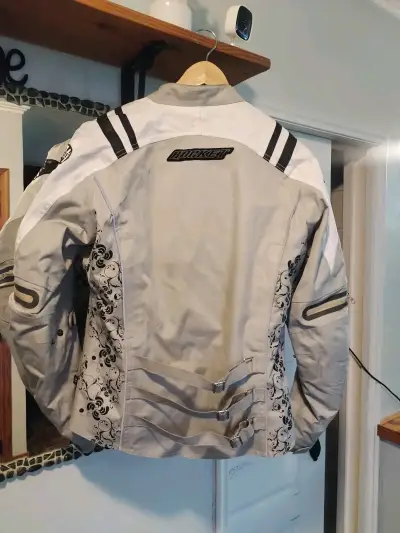 Chaqueta de moto gris con diseño floral - miniatura 4