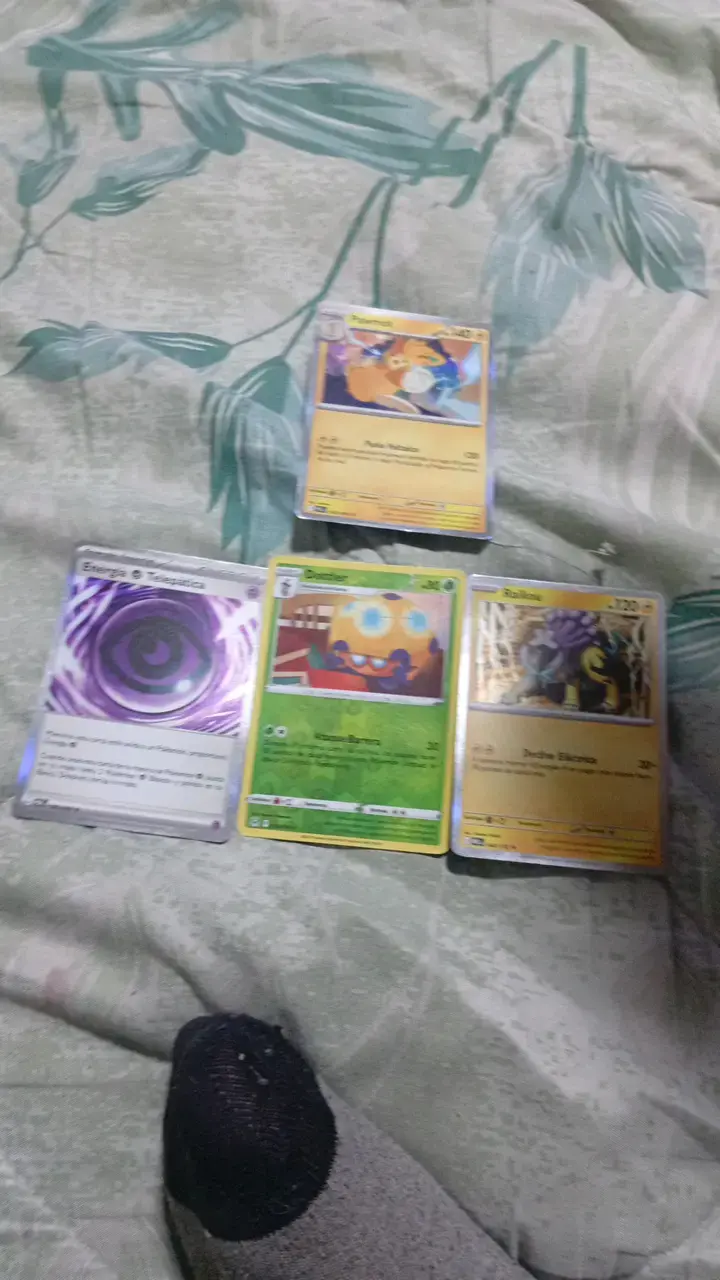 Set de cartas Pokémon variadas