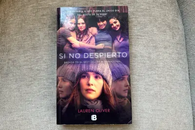 Libro 'Si No Despierto' de Lauren Oliver - miniatura 1