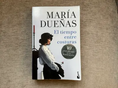 Libro 'El tiempo entre costuras' de María Dueñas - miniatura 1