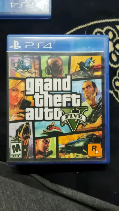 Pack Juego PS4 casi nuevos. - miniatura 1