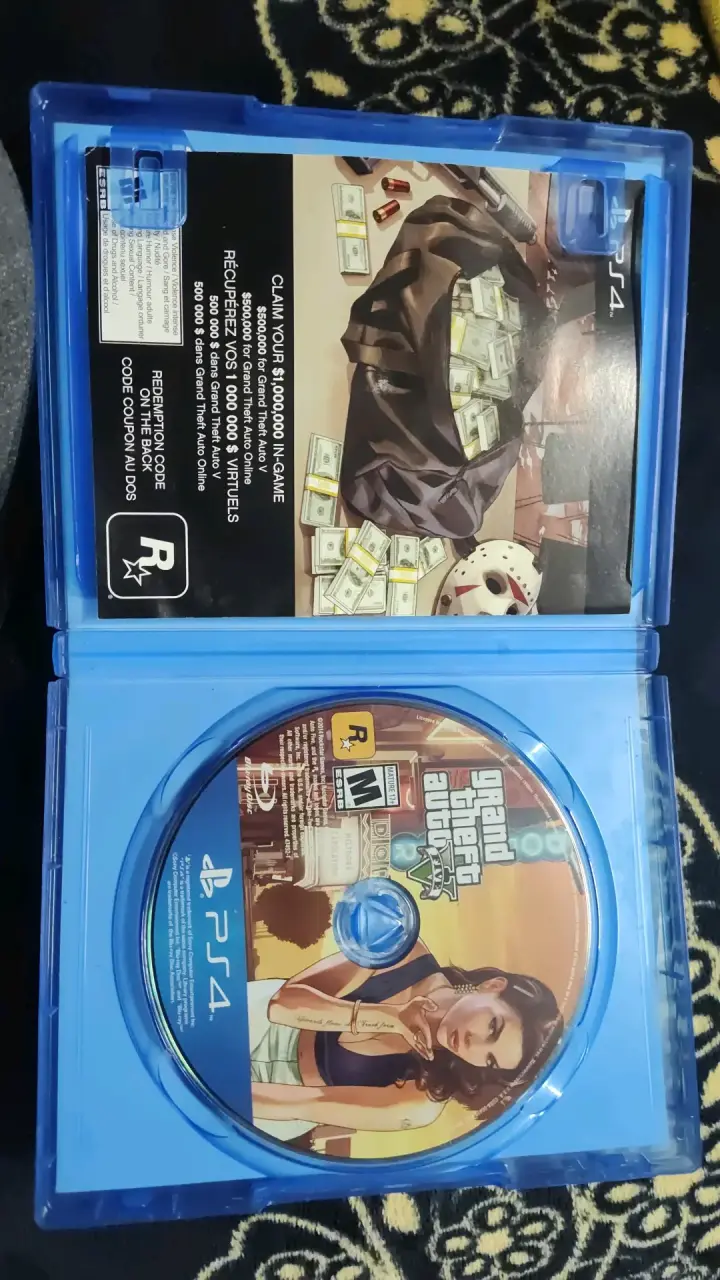 Pack Juego PS4 casi nuevos. - 2