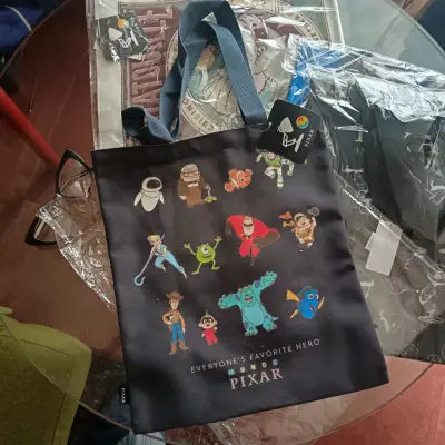 Bolsa tote Pixar con personajes icónicos - miniatura 1