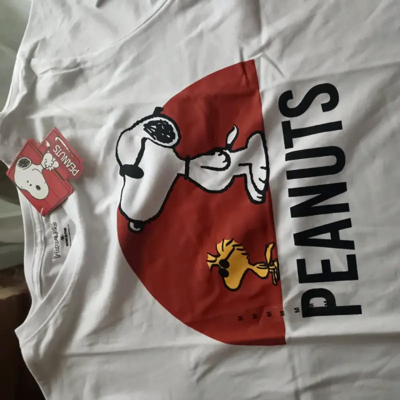Polera blanca Peanuts Snoopy para mujer