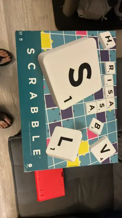 Juego de mesa Scrabble clásico - miniatura 1