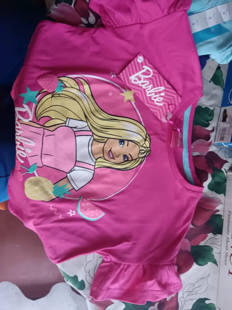 Polera Barbie para niña color rosa talla 6