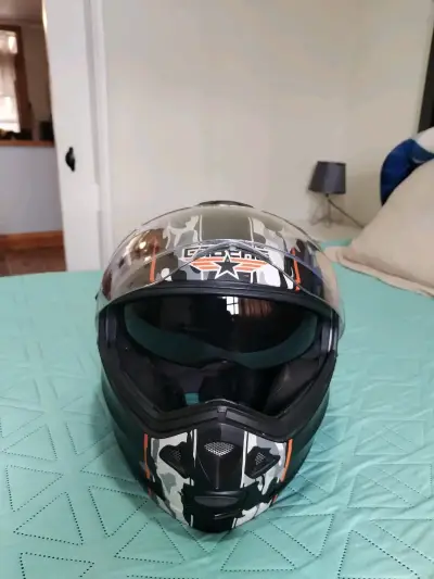 Casco de moto Caberg con diseño camuflaje - miniatura 1