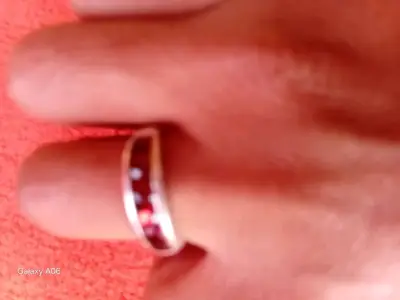 Anillo de plata con piedra roja elegante - miniatura 5