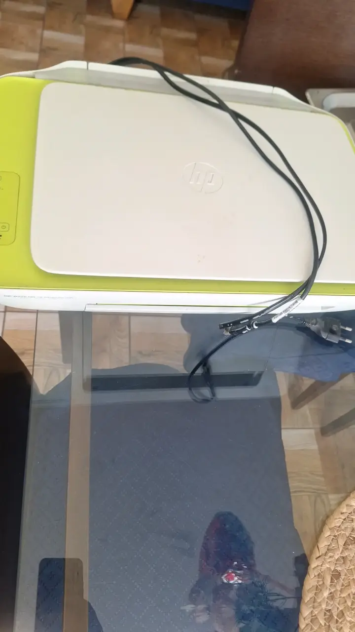 Impresora multifuncional HP DeskJet color blanco - 2