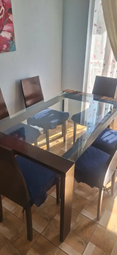 Mesa de Comedor de Vidrio con Sillas - miniatura 1
