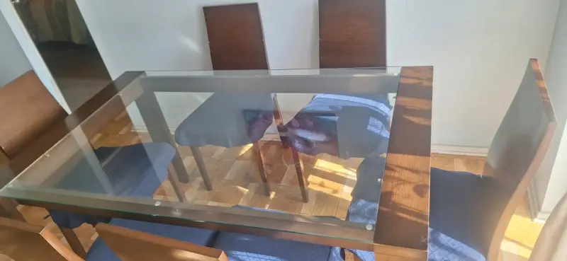 Mesa de Comedor de Vidrio con Sillas - 2