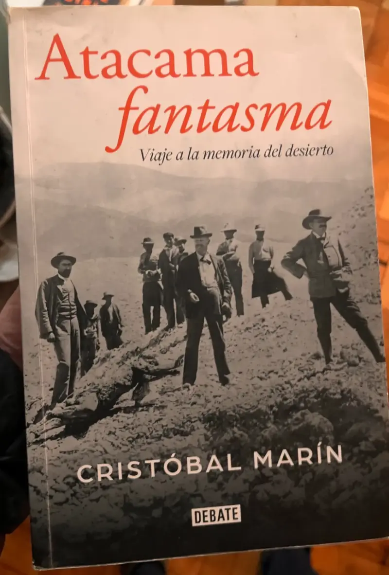 Libro Atacama Fantasma de Cristóbal Marín