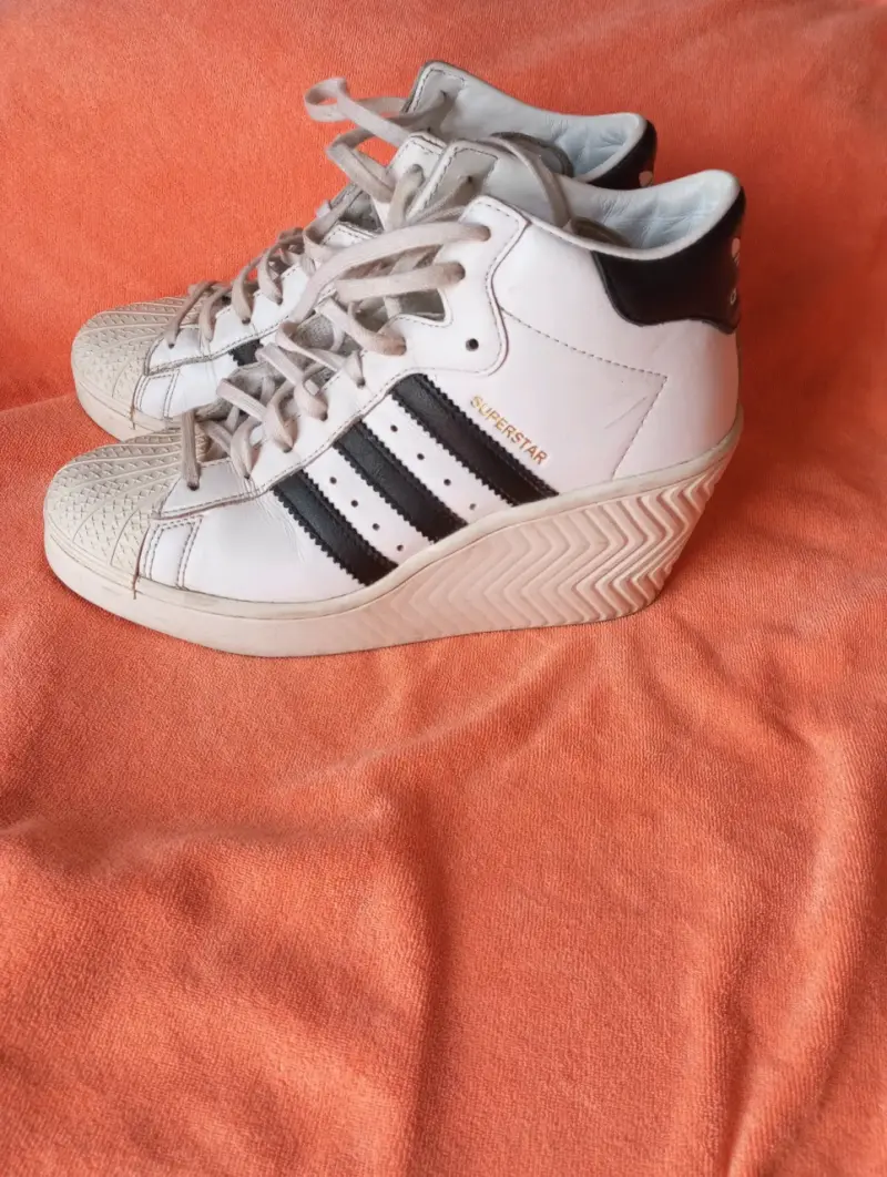 Zapatillas Adidas Superstar Blancas con Plataforma - 2