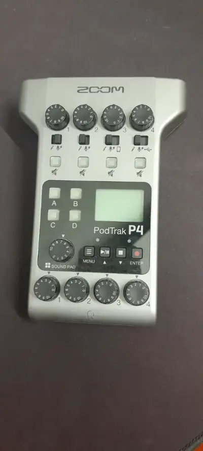 Grabadora de Audio Zoom PodTrak P4 con Múltiples Entradas - miniatura 4