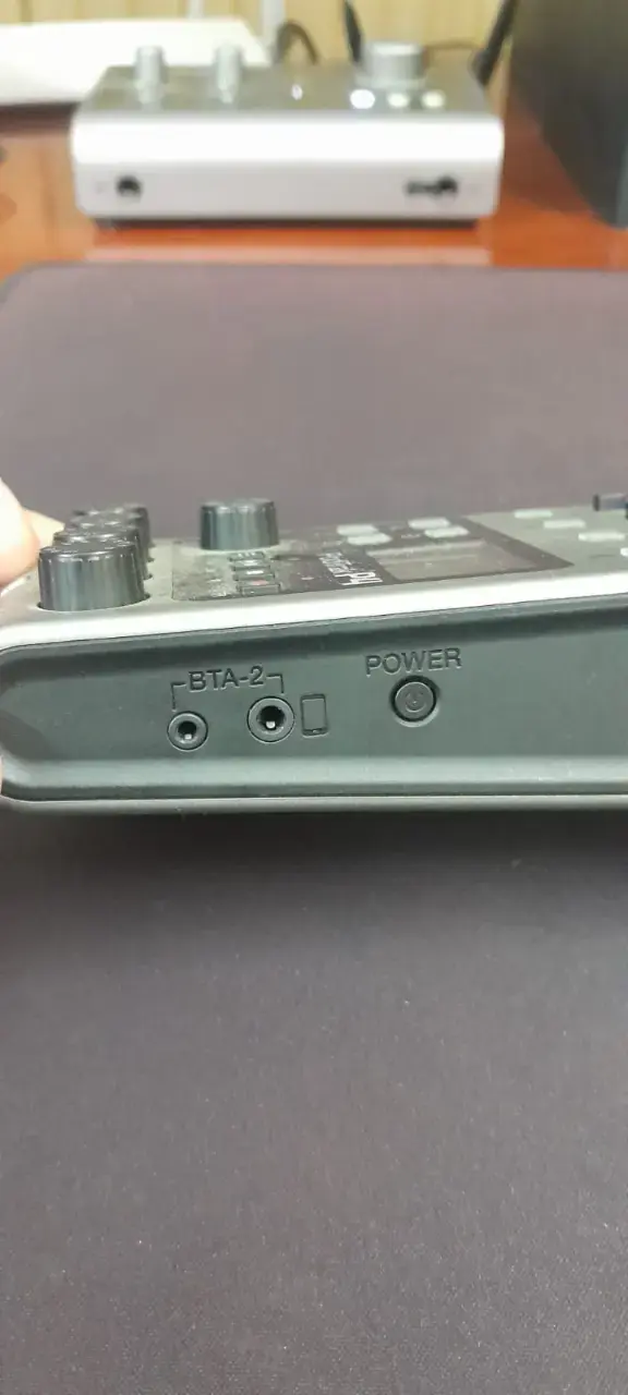 Grabadora de Audio Zoom PodTrak P4 con Múltiples Entradas - 5