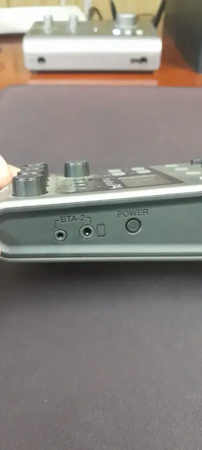 Grabadora de Audio Zoom PodTrak P4 con Múltiples Entradas - miniatura 5