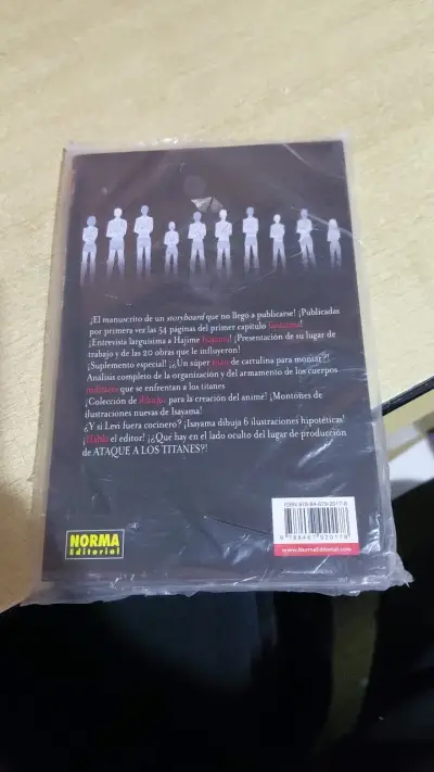 Ataque a los Titanes Outside - miniatura 2