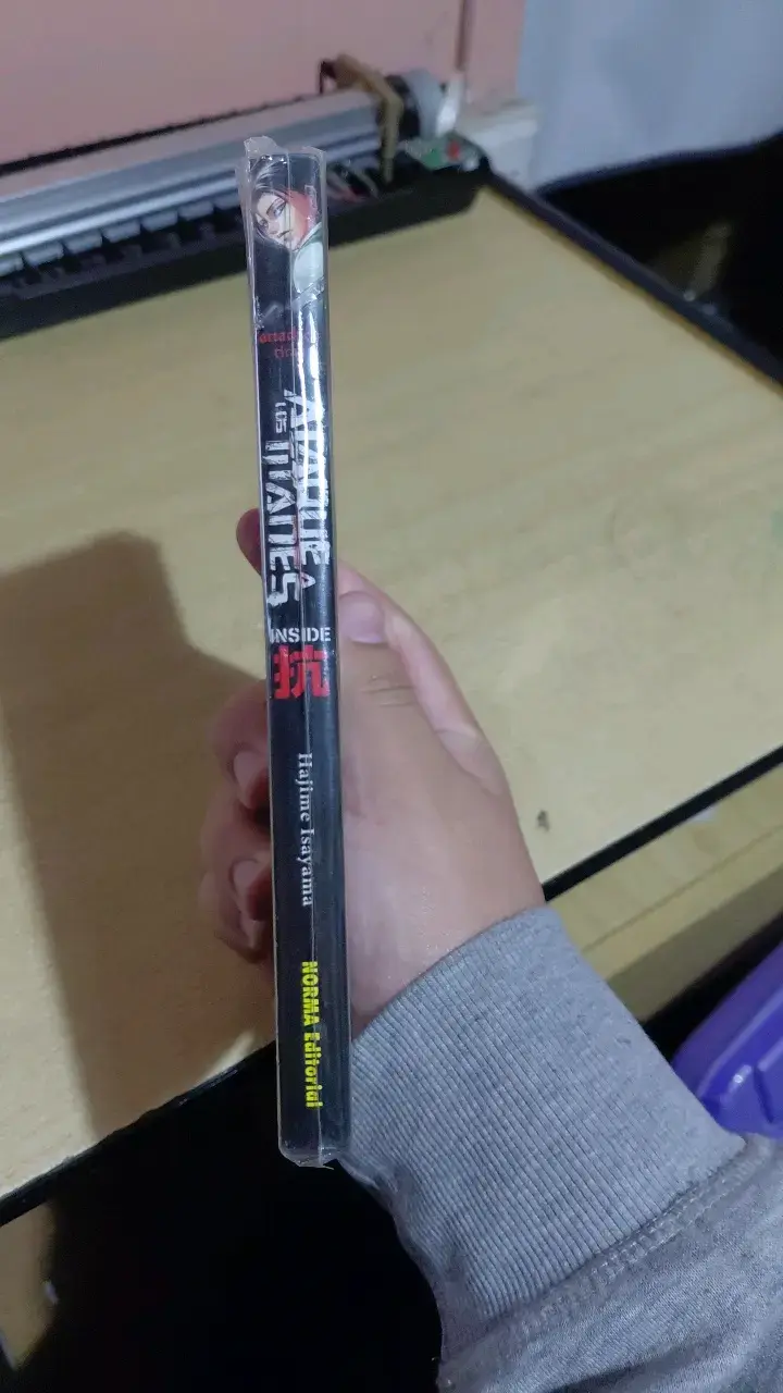 Ataque a los Titanes Inside - 3