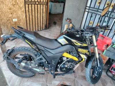 Moto Germania Paine 125cc negra y amarilla - miniatura 4