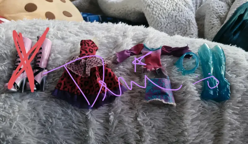 muebles y ropa monster high