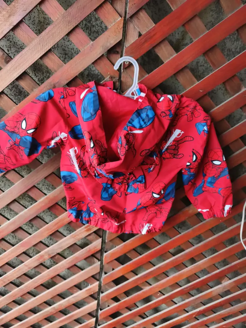 Chaqueta infantil reversible Spiderman y Mickey Mouse