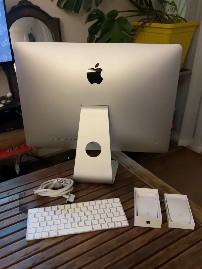 iMac 21,5” 2017 i5 1TB + Teclado + 2 Magic Mouse - $432.000 | Pulga