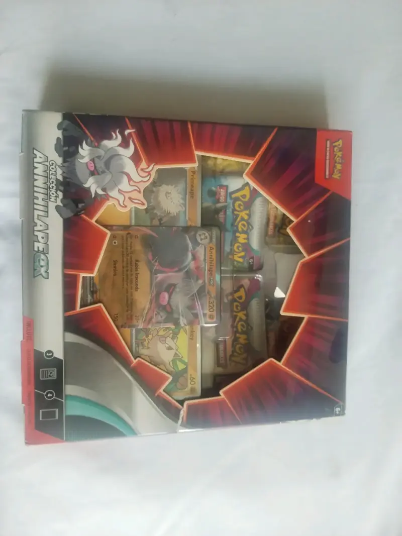Caja de colección Pokémon Annihilape GX