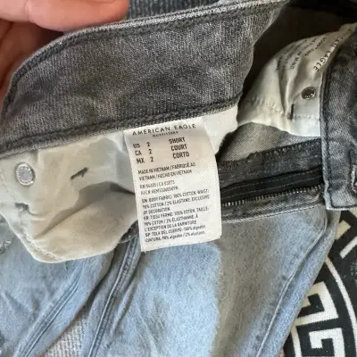 American Eagle Mom Jeans - miniatura 4