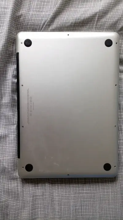 MacBook Pro usado en buen estado - miniatura 2