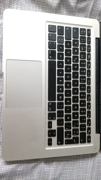MacBook Pro usado en buen estado - miniatura 3