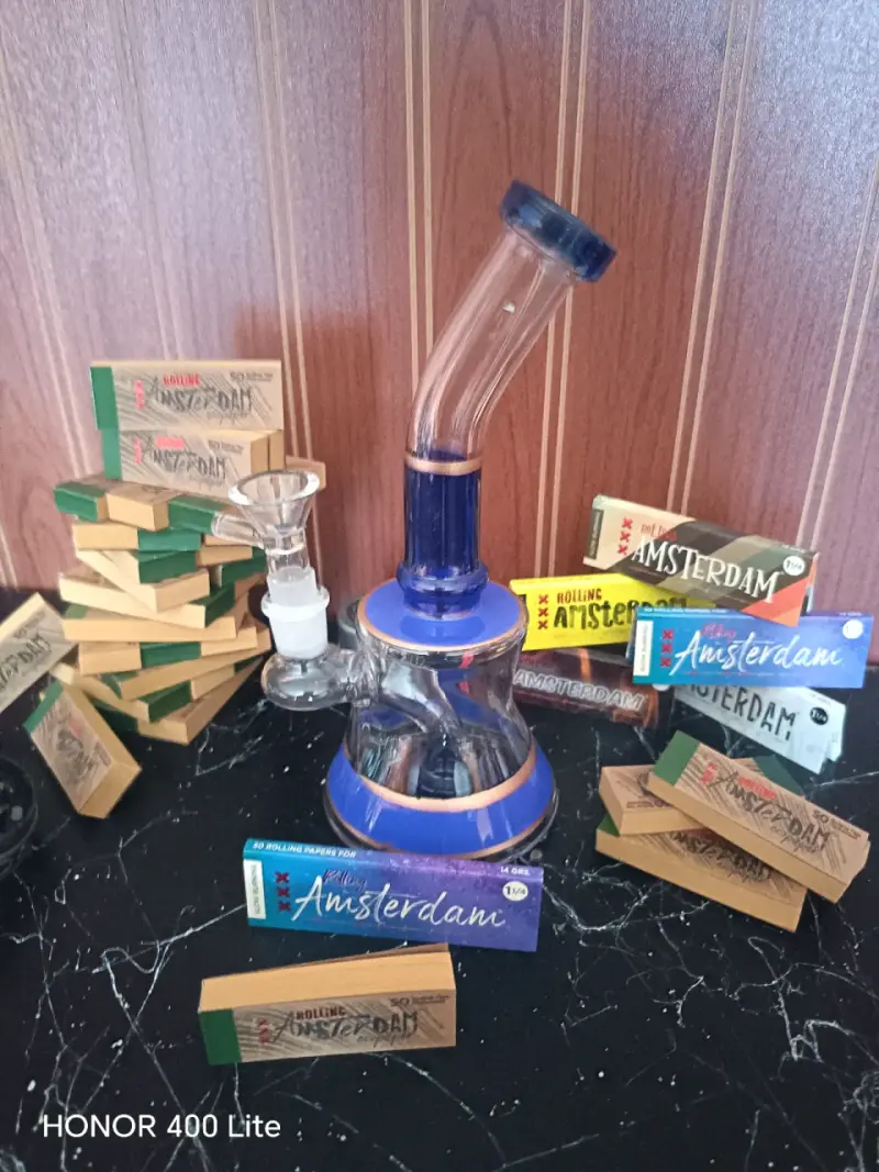 Bong de vidrio con papeles Amsterdam