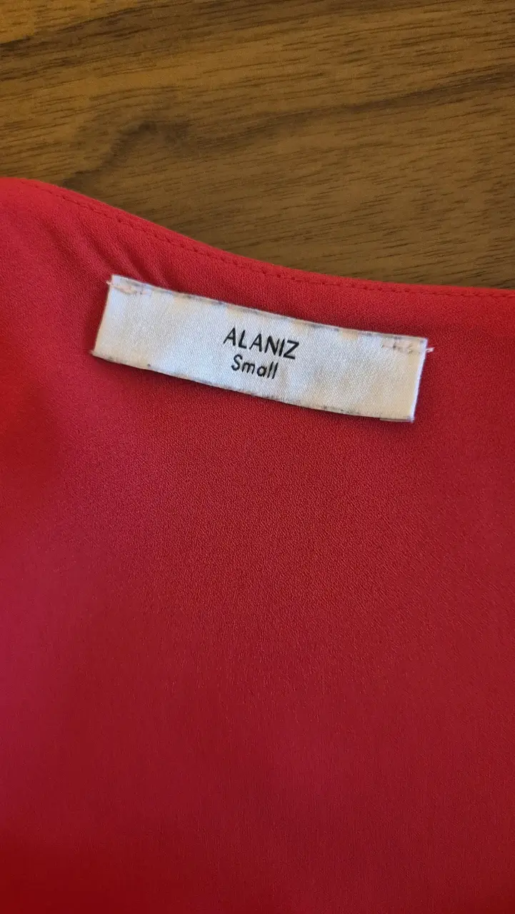 Blusa roja sin mangas Alaniz - 2